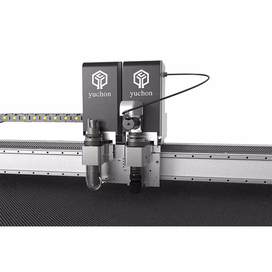 Hochleistungs-CNC-Teppich-/Sofabezug-Schneidemaschine mit Vibrationsmesser